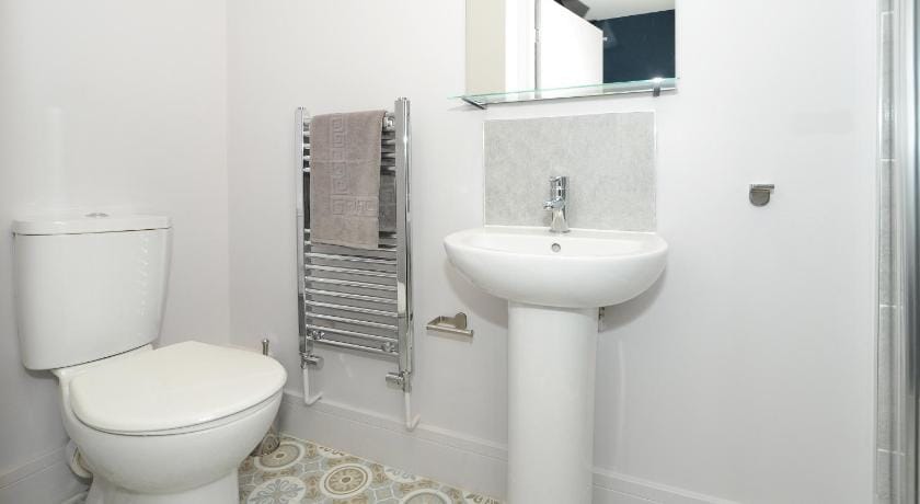 Townhouse PLUS @ London Road Stoke Bed and Breakfast in Stoke-on-Trent