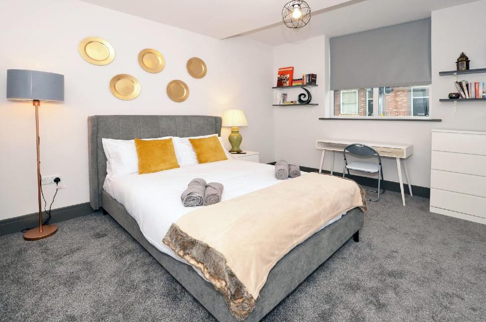 Townhouse PLUS @ London Road Stoke Bed and Breakfast in Stoke-on-Trent