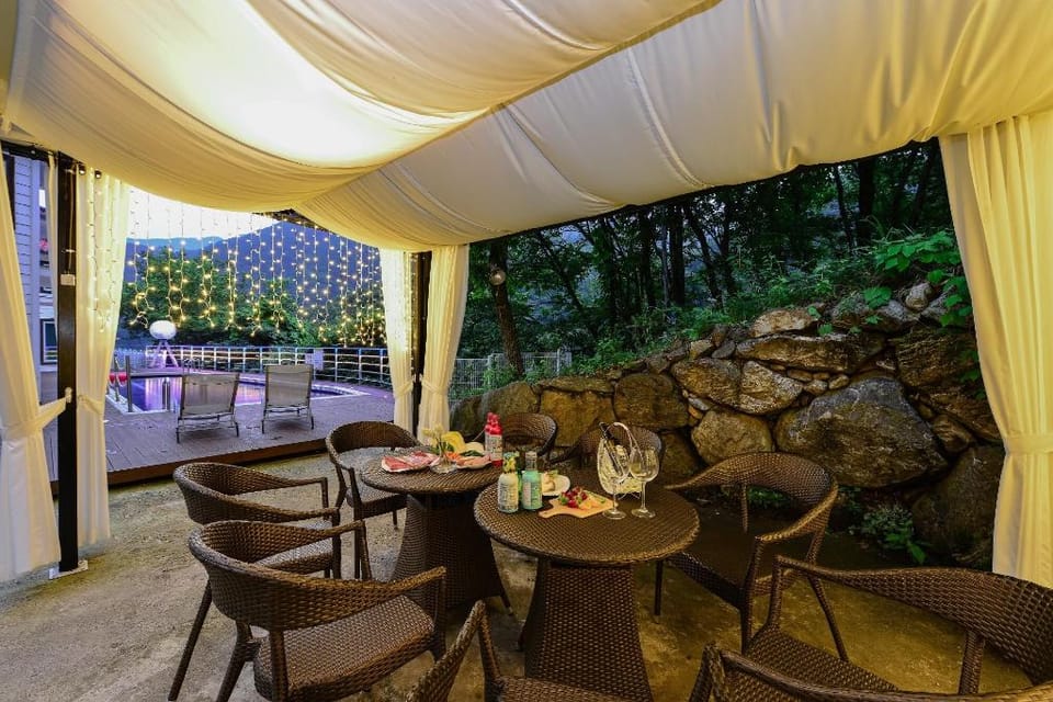 kamelpensyeon Bed and Breakfast in Gyeonggi-do