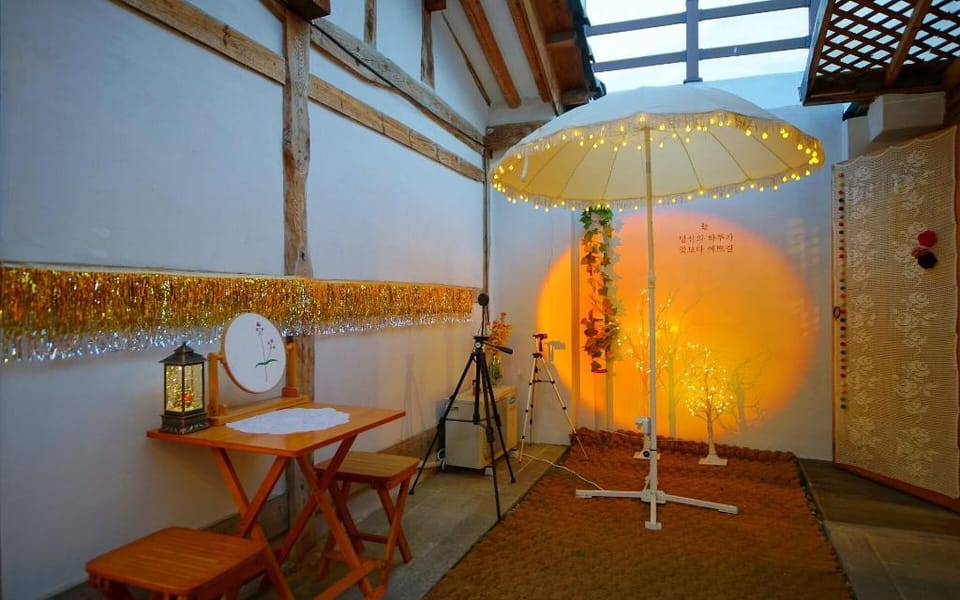 Jeonju Hanok Maeul Sarang Namu Hanok Pension Bed and Breakfast in South Korea