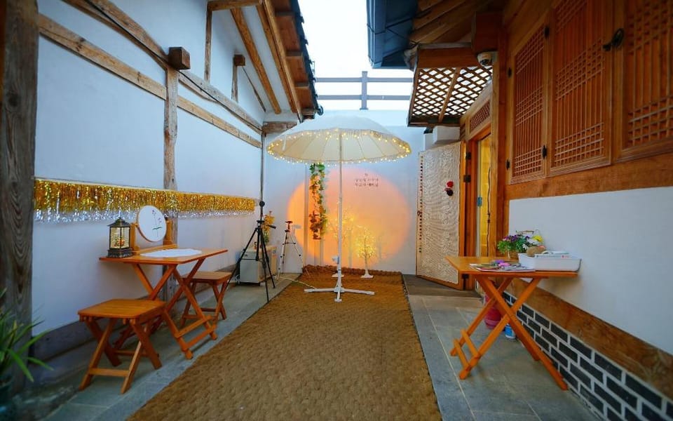 Jeonju Hanok Maeul Sarang Namu Hanok Pension Bed and Breakfast in South Korea