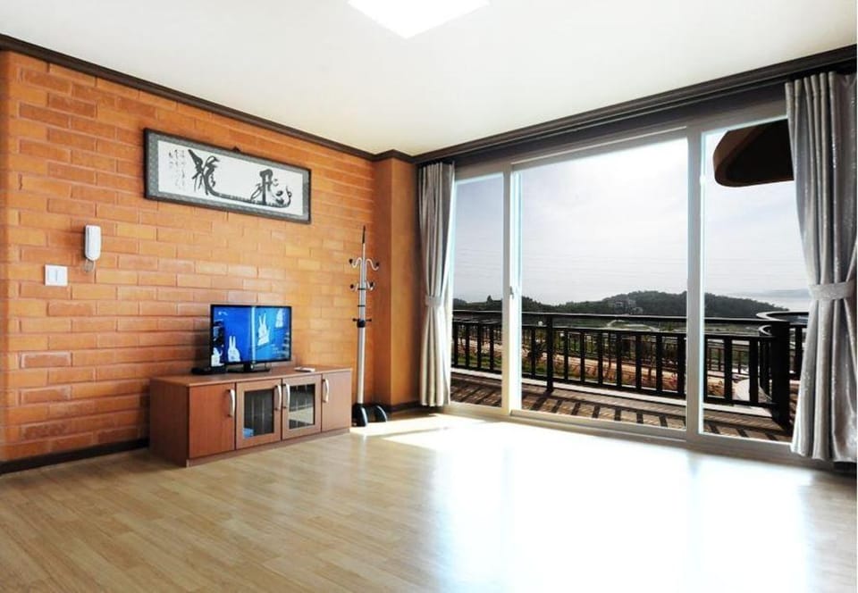 Yeosoo Hwangtoh Pension Bed and Breakfast in South Korea