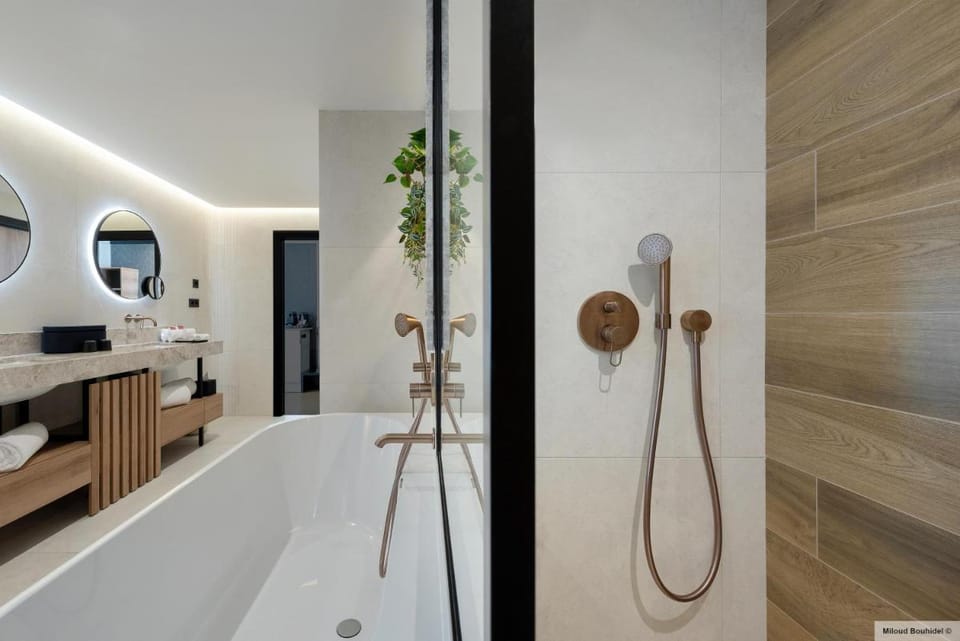 GOLDEN TULIP LYON OUEST TECHLID Hotel & Spa Hotel in Lyon