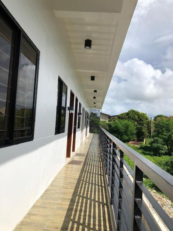 Couple Room in Lucena w/ NETFLIX & WiFI!!! Apartment in Calabarzon