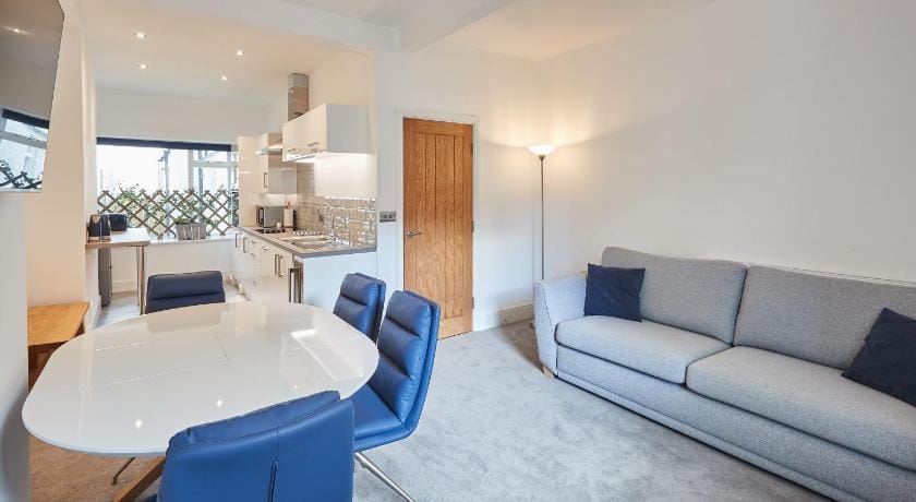 High Street Apartments Hotel in Caernarfon