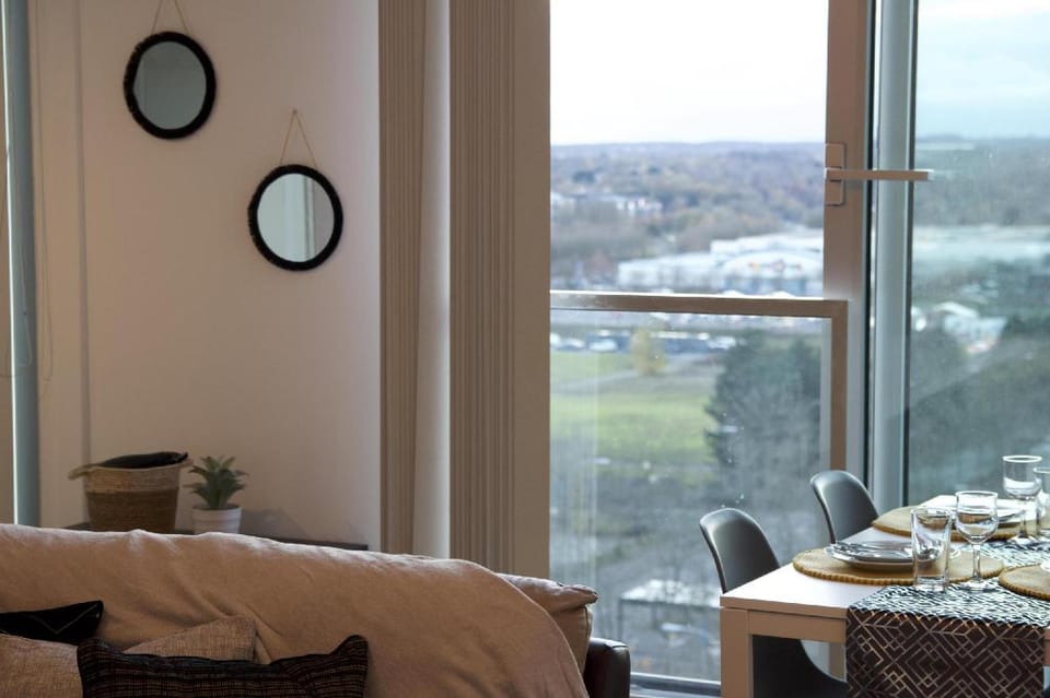 Tailor That Property - Chelsea House Apartment in Milton Keynes