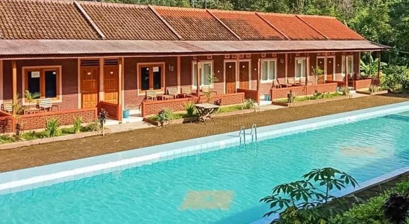 Villa Kampoeng City Wonosalam Mitra RedDoorz Hotel in East Java