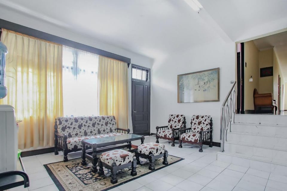 OYO Life 90091 Wisma Pakuan Syariah Hotel in West Java