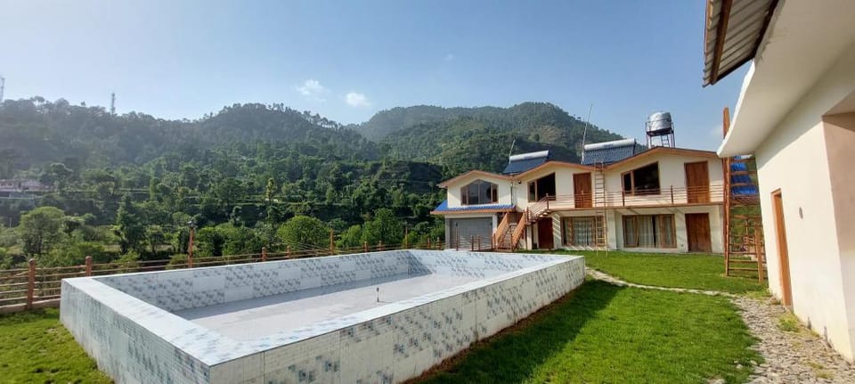 Clarks Resort Sadhupul Hotel in Himachal Pradesh