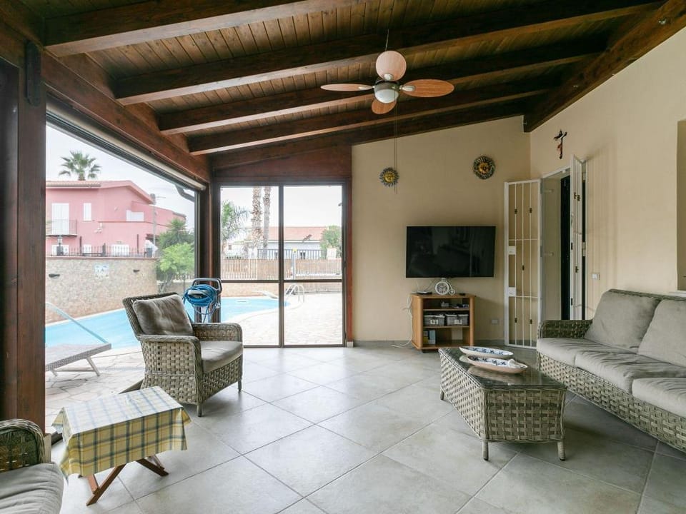Belvilla by OYO Villa Kiara Vacation rental in Sicily