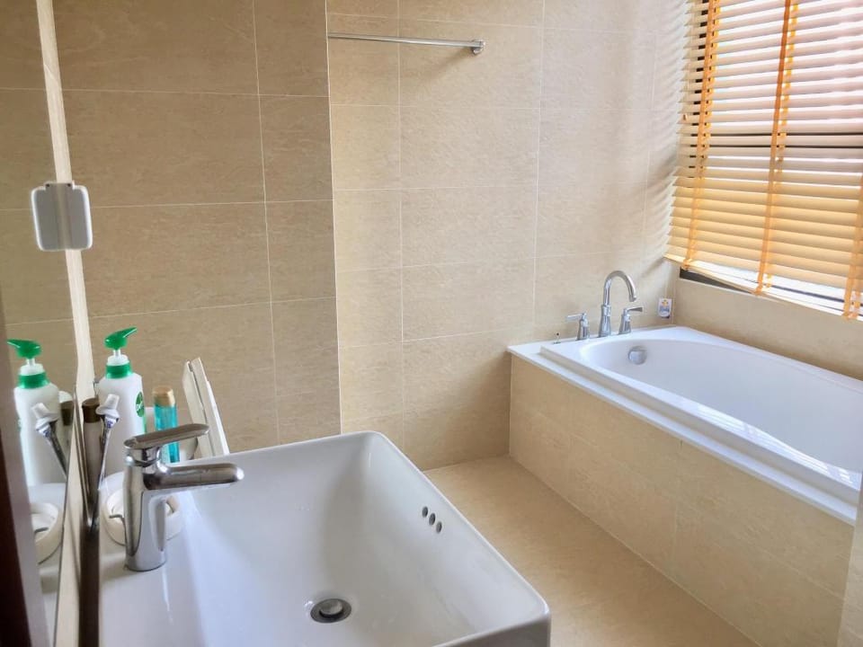 BON HOUSE#VINHOMES SKYLAKE 2BDR APRT*NEAR KEANGNAM Apartment in Laos