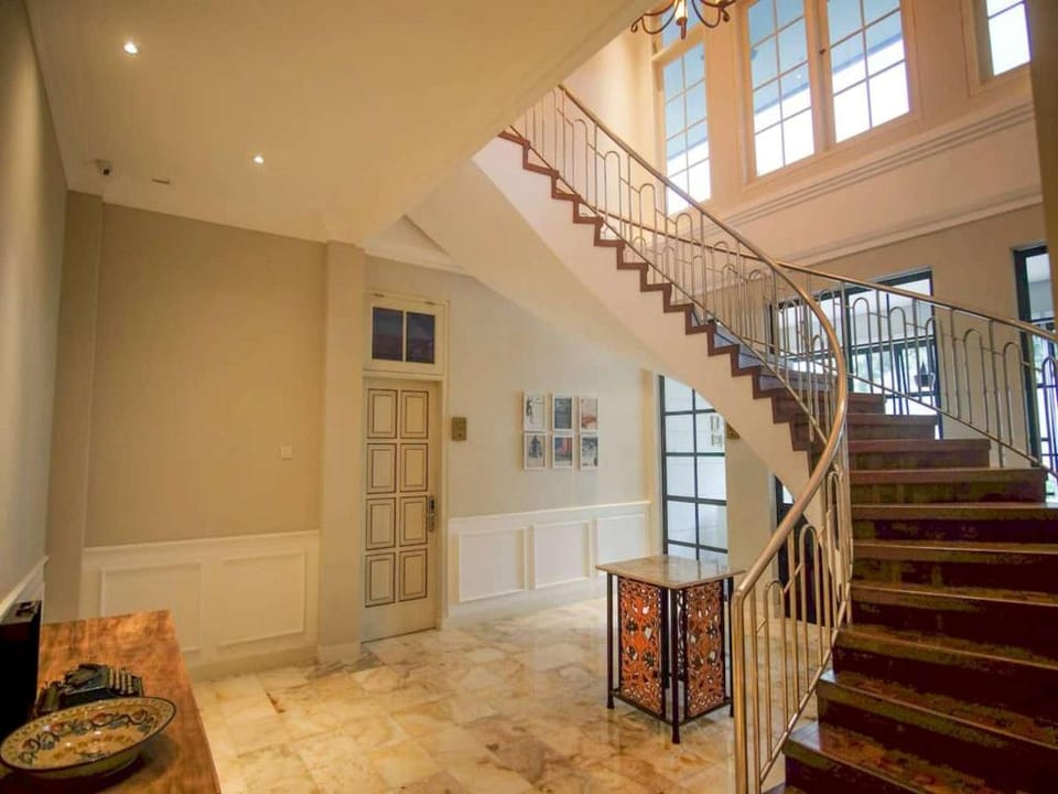 Rumah Kertajaya - The Suite Vacation rental in Surabaya