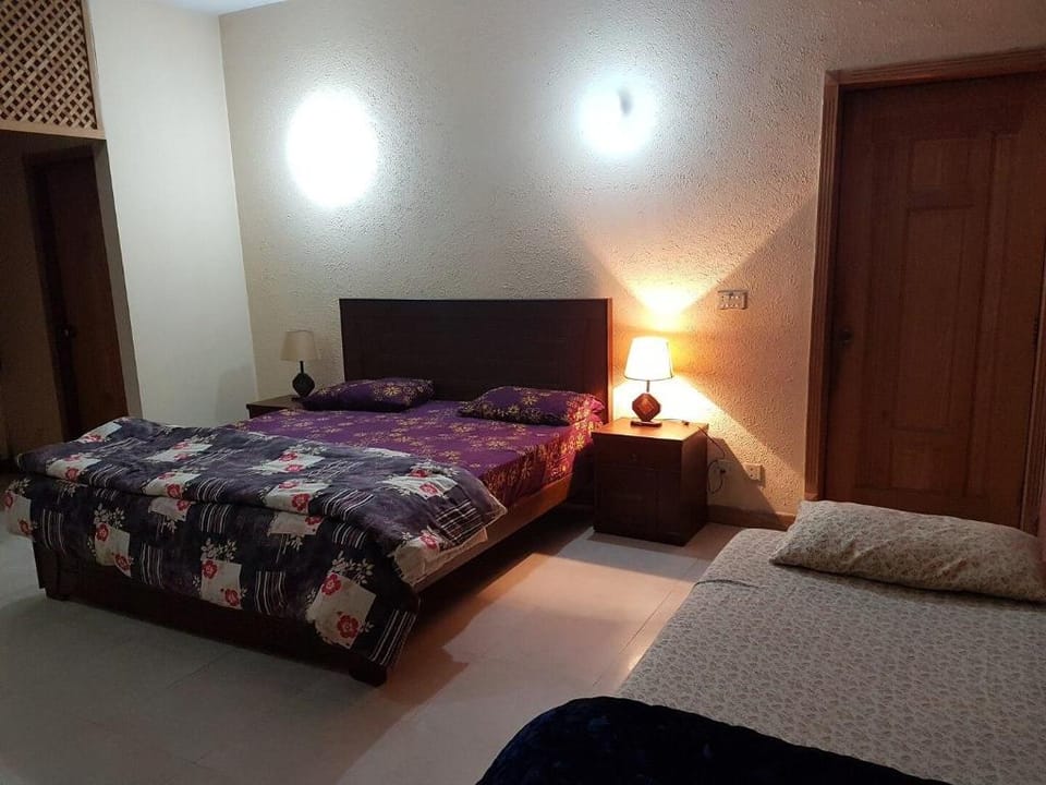 FIVE Bedroom Apartment in Gulberg II Vacation rental in Lahore