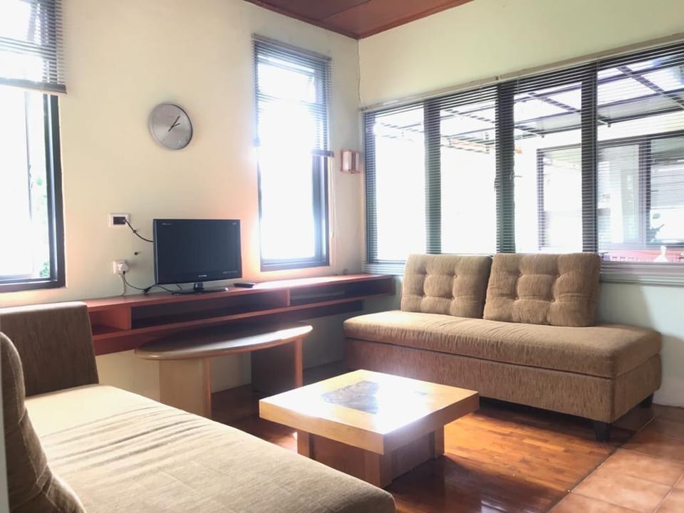 The Osaka House Villa Kota Bunga by Citrus House Villa in West Java