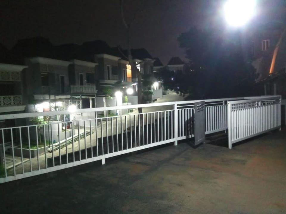 VILLA PERMATA GARDEN KOTA BATU Villa in Batu