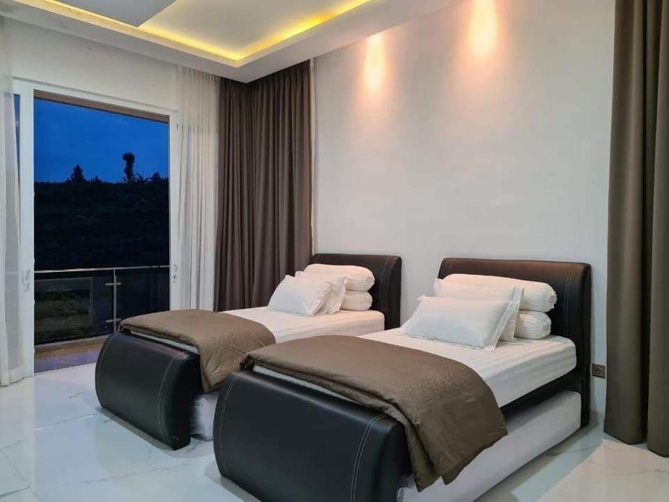 Montana Sense Villa Sentul 3BR - Mountainview Villa in West Java