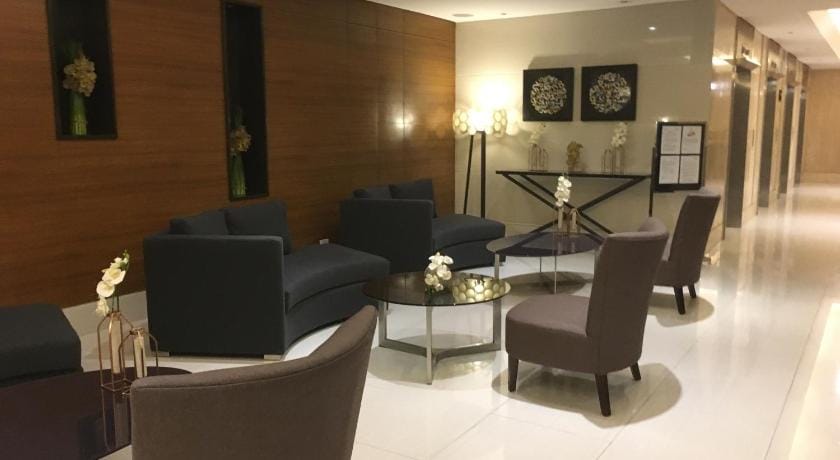Deluxe End Unit Overlooking Manila Bay Apartment in Pasay