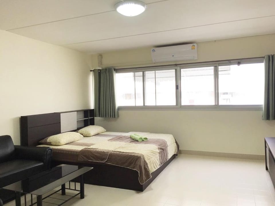 Popular Condo Muang Thong Thani Apartment in Bangkok