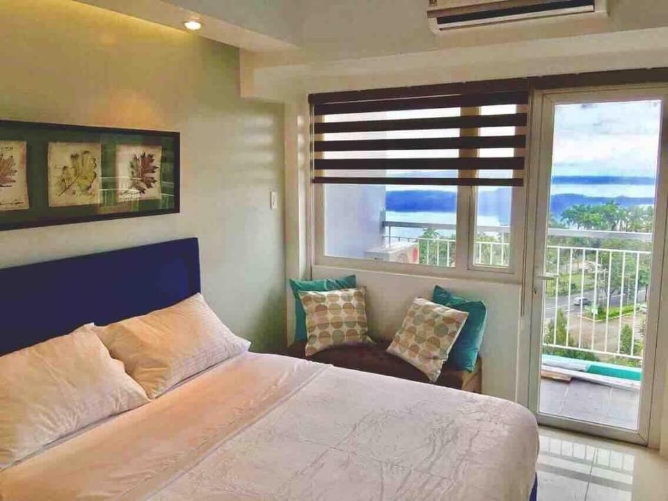 SMDC Wind Serene Amihan Unit Taal View w/ Balcony. Apartment in Tagaytay