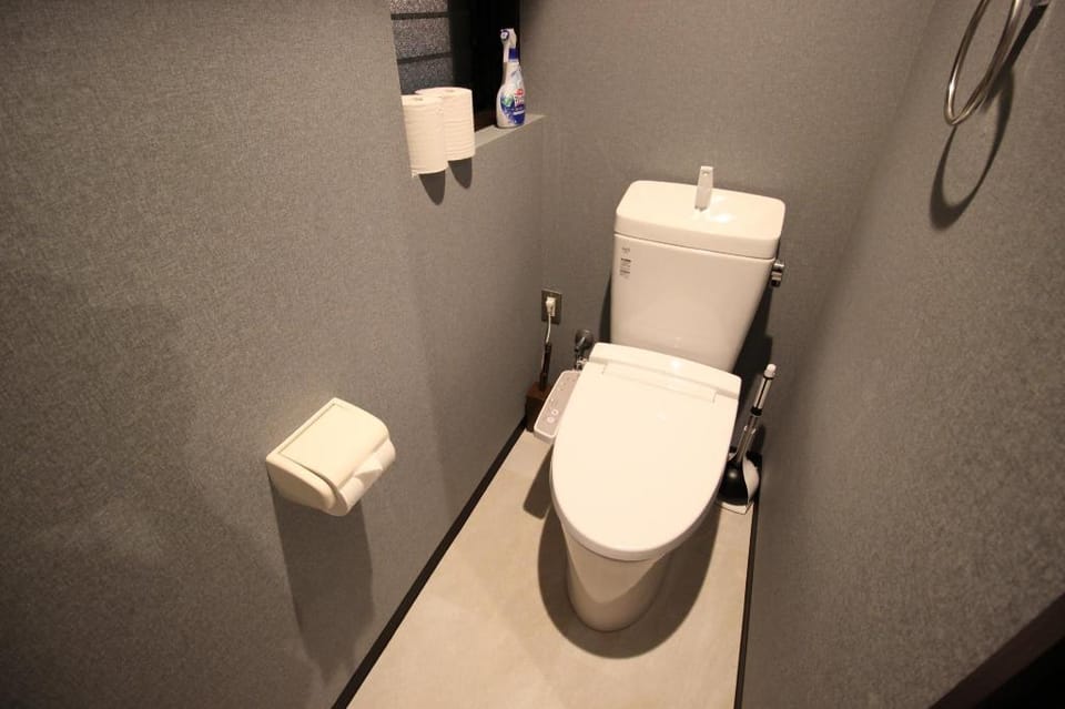 Disinfected room with projector 10 min from Umeda Apartment in Osaka