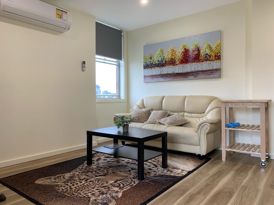 Elegance and stylish lifestyle plus location Apartment in Melbourne