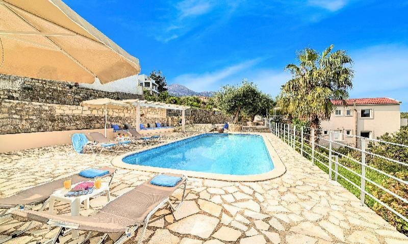 Villa Chrysallis Heated Pool Villa in Crete