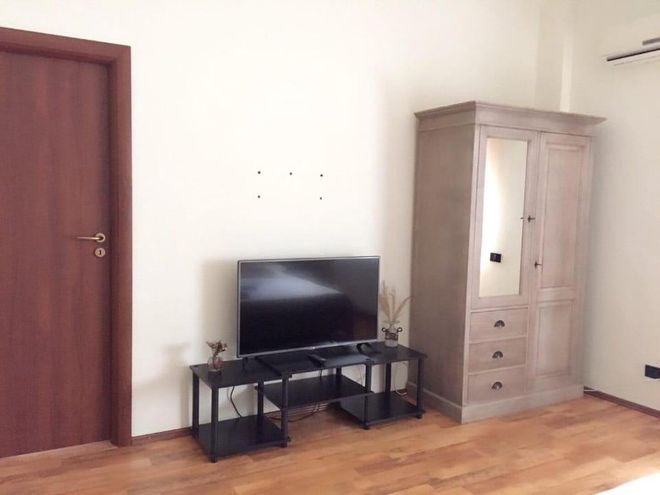 Casa Mendeleev Economy Apartment171 Apartment in Bucharest