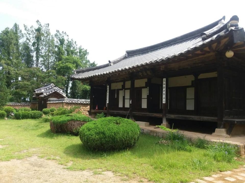 Mookgae Seowon(Manhuejeong) Bed and Breakfast in South Korea