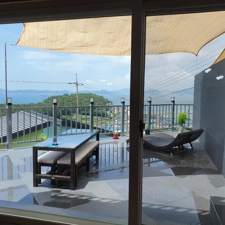Namhae Gooreum Yeolmae Pension Bed and Breakfast in South Korea