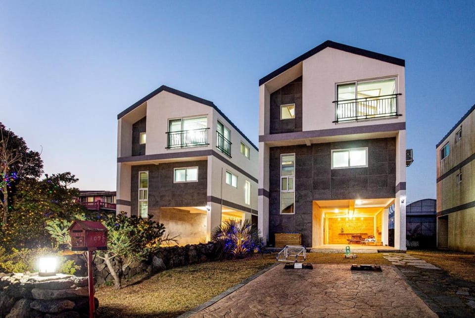 seogwipo pyoseonhaebici pensyeon Bed and Breakfast in South Korea
