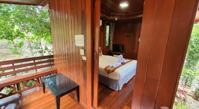 Bansuannaifun Talad Nam Ampawa Hotel in Thailand