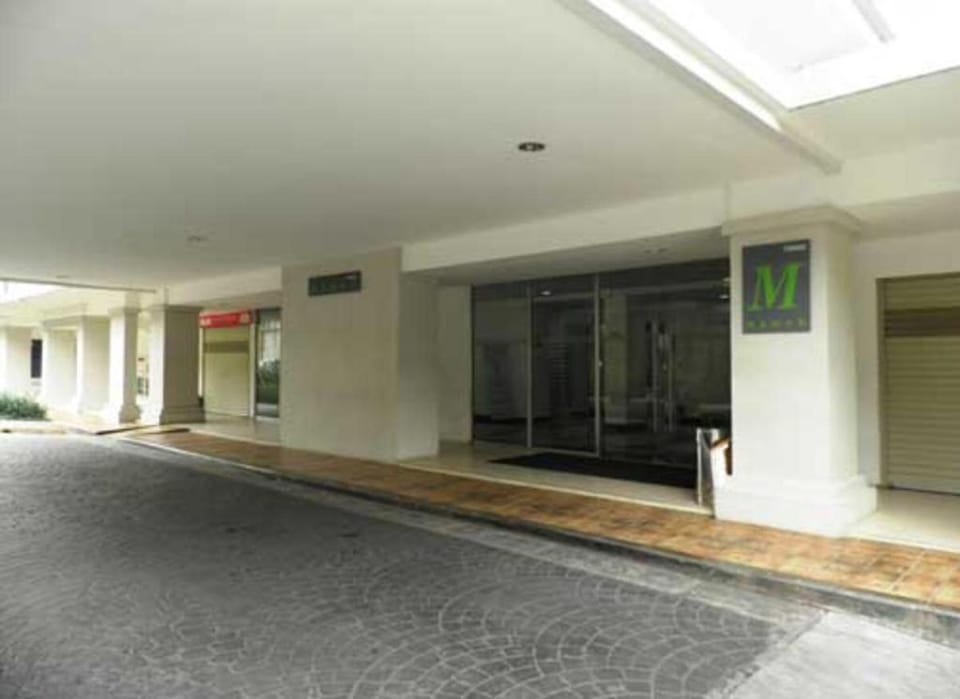 Sewaunitkalcit Hotel in South Jakarta City
