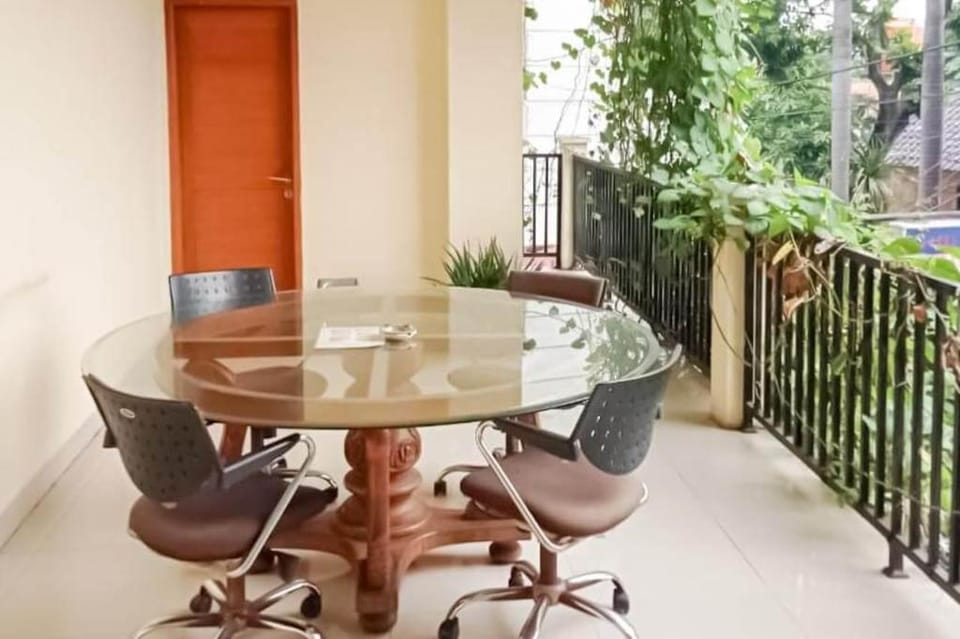 Ragunan Residence Syaridin Mitra RedDoorz Hotel in South Jakarta City
