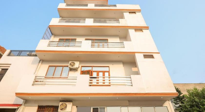 Hotel O Trimurti Palace Hotel in Lucknow