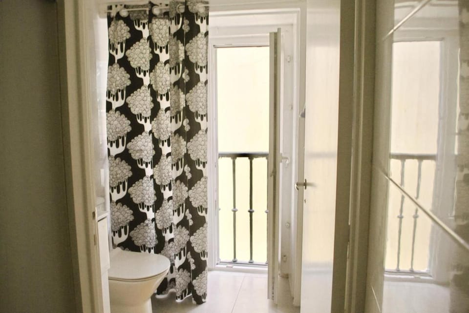 Azulejos Cais Sodré B&B Bed and Breakfast in Lisbon