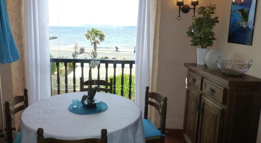 Studio les Pieds dans l'Eau Apartment in Six-Fours-les-Plages