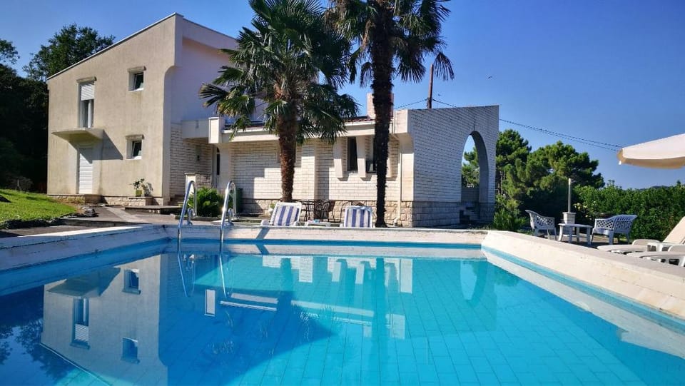 Vacation Home with a Pool  Apartment in Montenegro