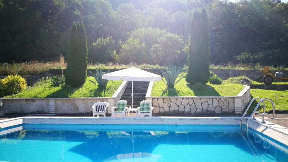 Vacation Home with a Pool  Apartment in Montenegro