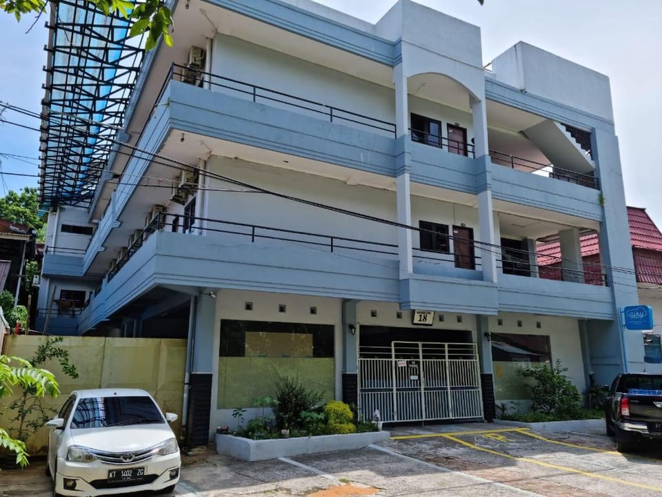 OYO 91266 Markoni 18 Guest House Hotel in Indonesia