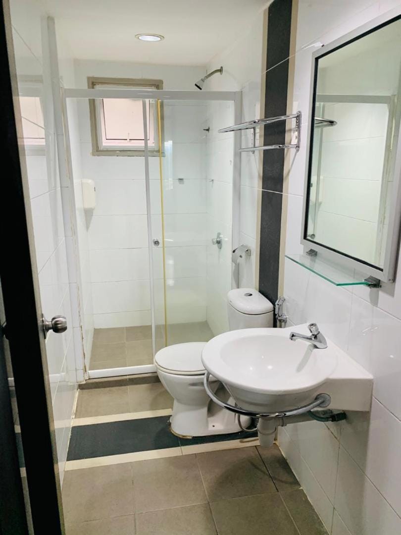 Likas Square - KK Spacious Homestay Apartment in Kota Kinabalu