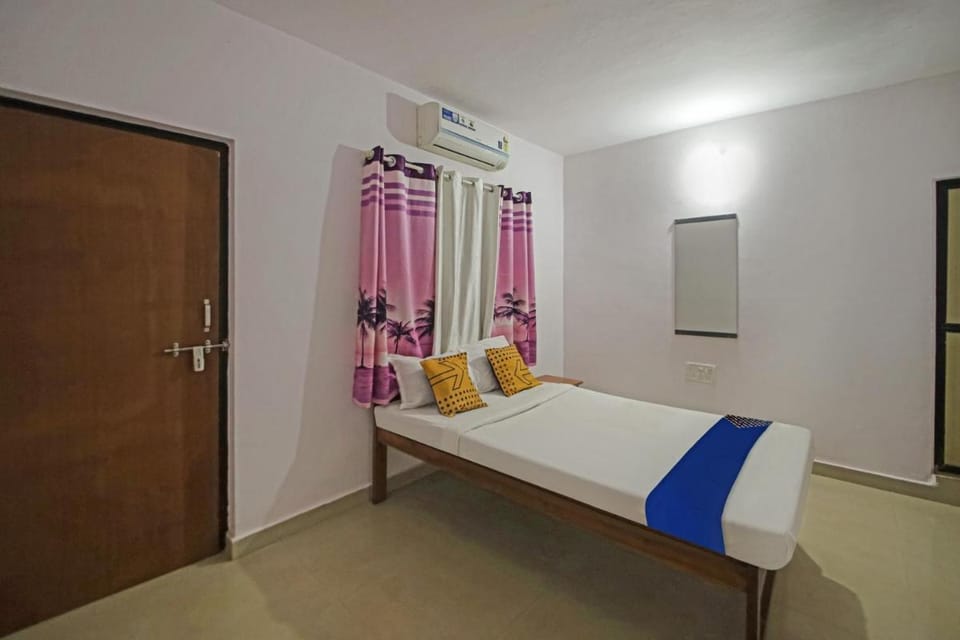 Hotel O Sunshine Guest House Hotel in Mandrem