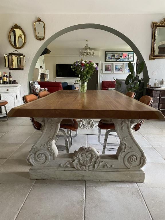 Les Volets Violets Bed and Breakfast in Mios