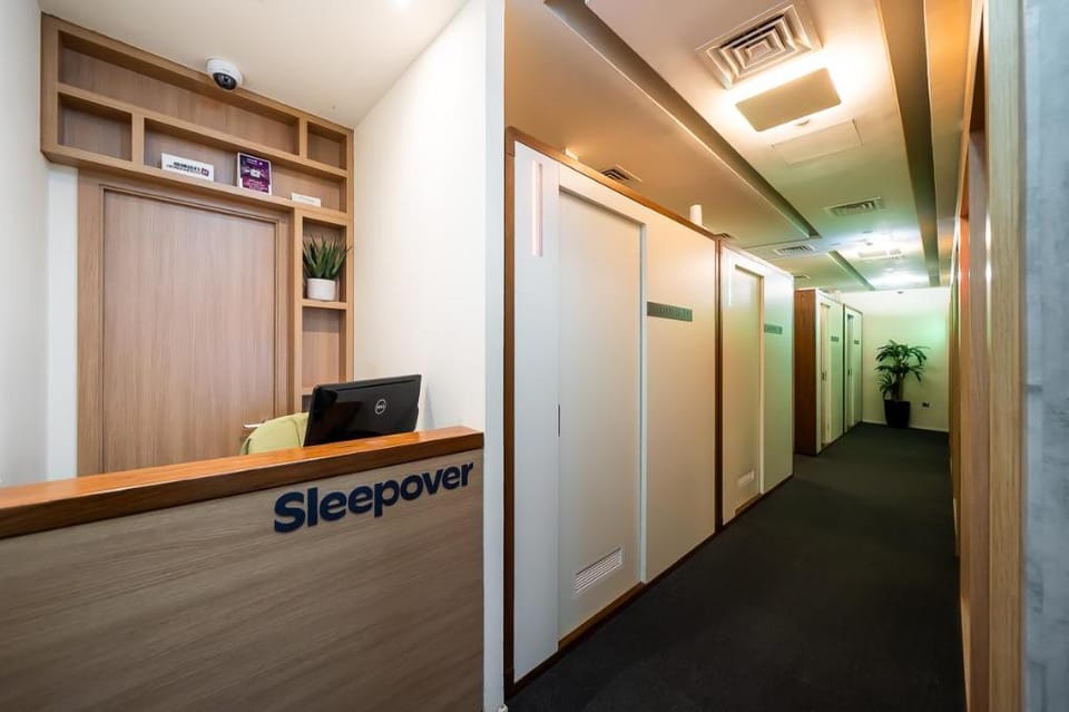 Sleepover Terminal 3, Concourse C – formerly sleep ‘n fly Capsule hotel in Al Sharjah
