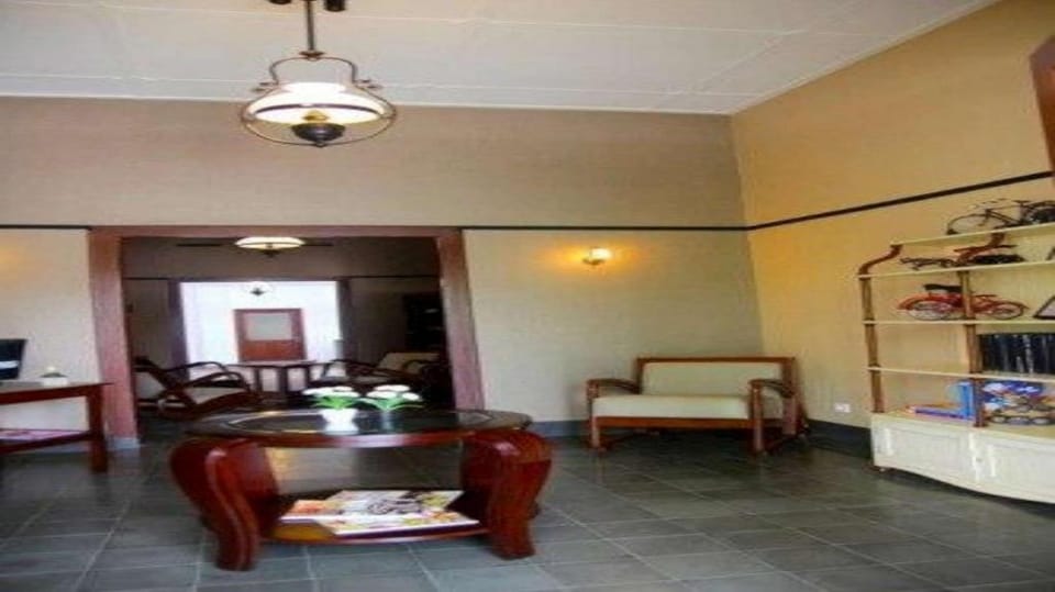 Ndalem Surokarsan - all 4 rooms for 8 pax Vacation rental in Yogyakarta
