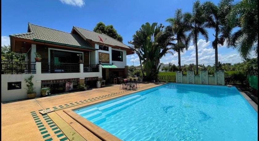 Pool Villa Klangna Maerim Villa in Thailand
