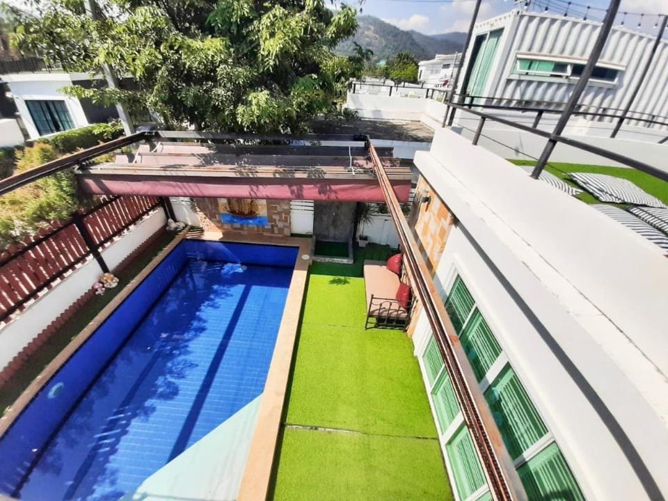 Four Bedroom Party Pool Villa Huahin (8-20 Pax) Villa in Hua Hin District