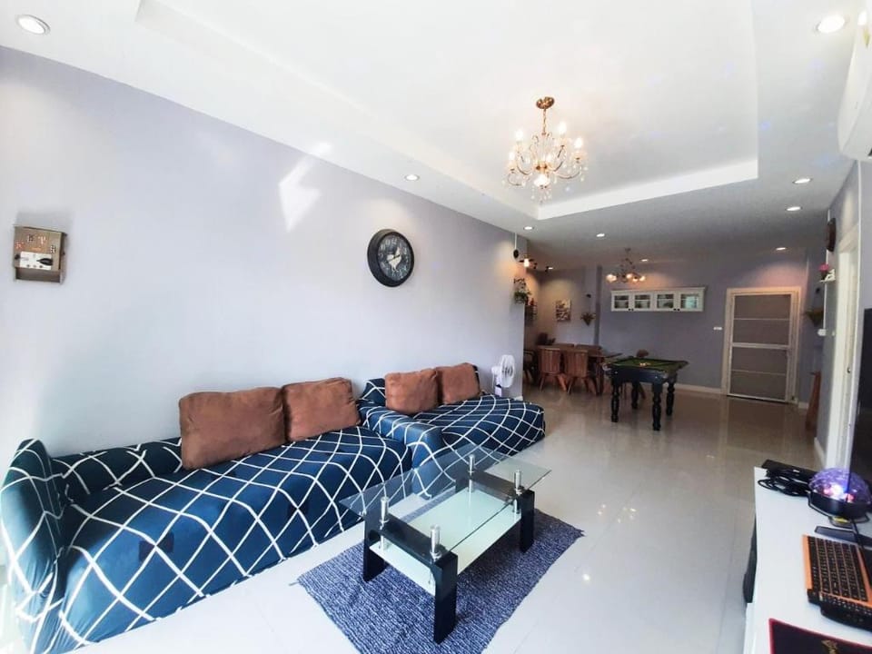 PornHouse PoolVilla Huahin (4BR, 3bth, 1liv, 1Kit) Vacation rental in Hua Hin District