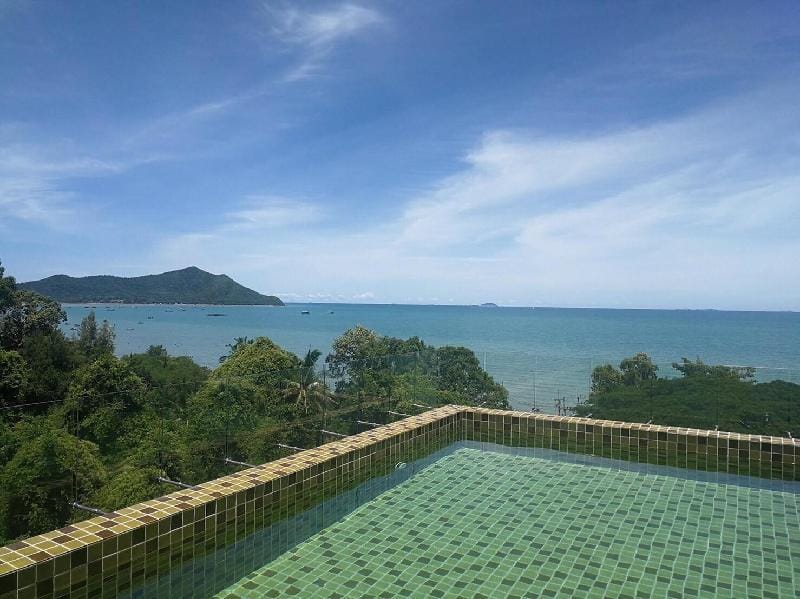 De Amber Bang Sarae by FunnyProperty ดิ แอมเบอร์ Apartment in Pattaya City