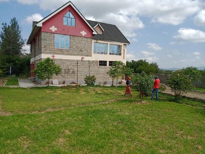 Kathy's Place-the place to relax and/or work from! Vacation rental in Kenya