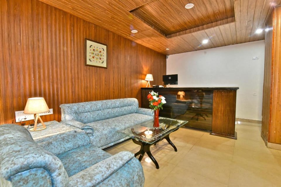 SATYAM INT. by PINEBERRY HOTELS Hotel in Himachal Pradesh